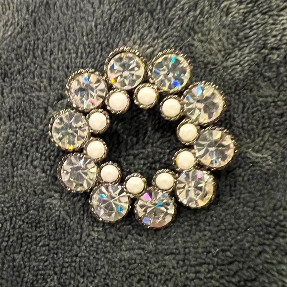 WHBM custom jewelry brooch - Picture 1 of 4